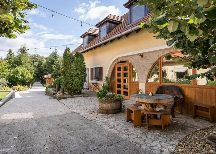 Brancs Rancs * Dunabogdány